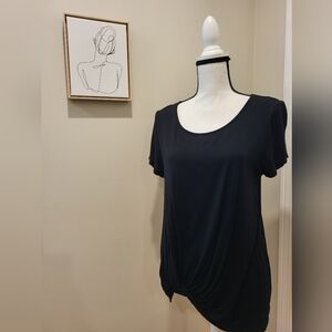 Pinque Black Knot Front Top